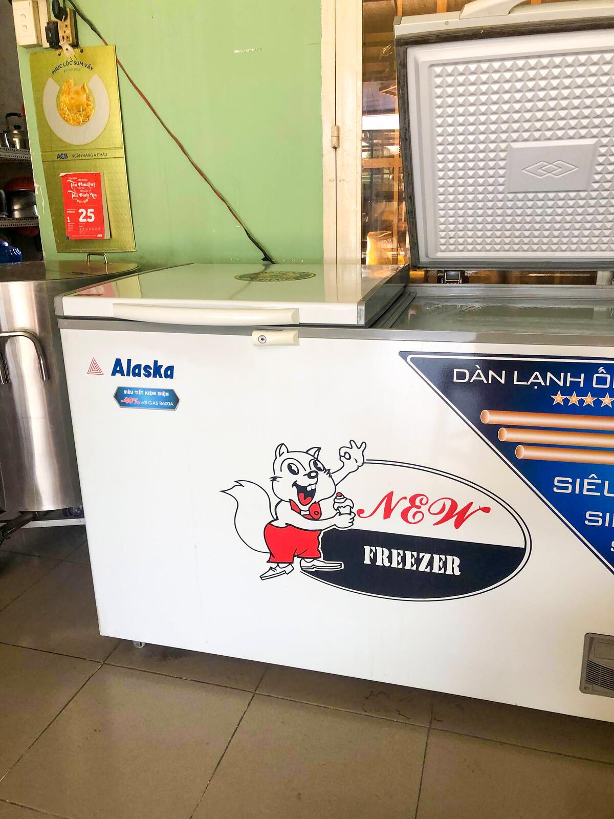 Tủ đông luôn đầy ắp nguyên liệu tươi mới